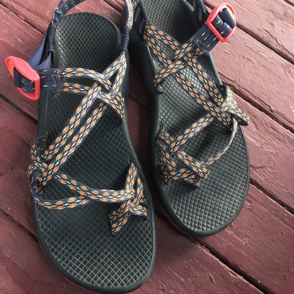 WOMENS SIZE 10 CHACOS